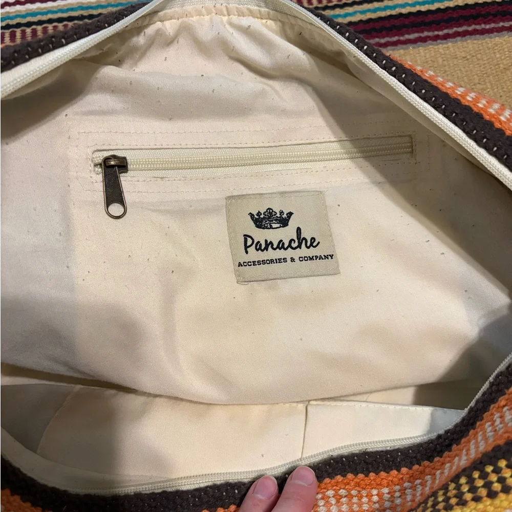 Aztec Weekender/Duffle Bag - Picture 3 of 9